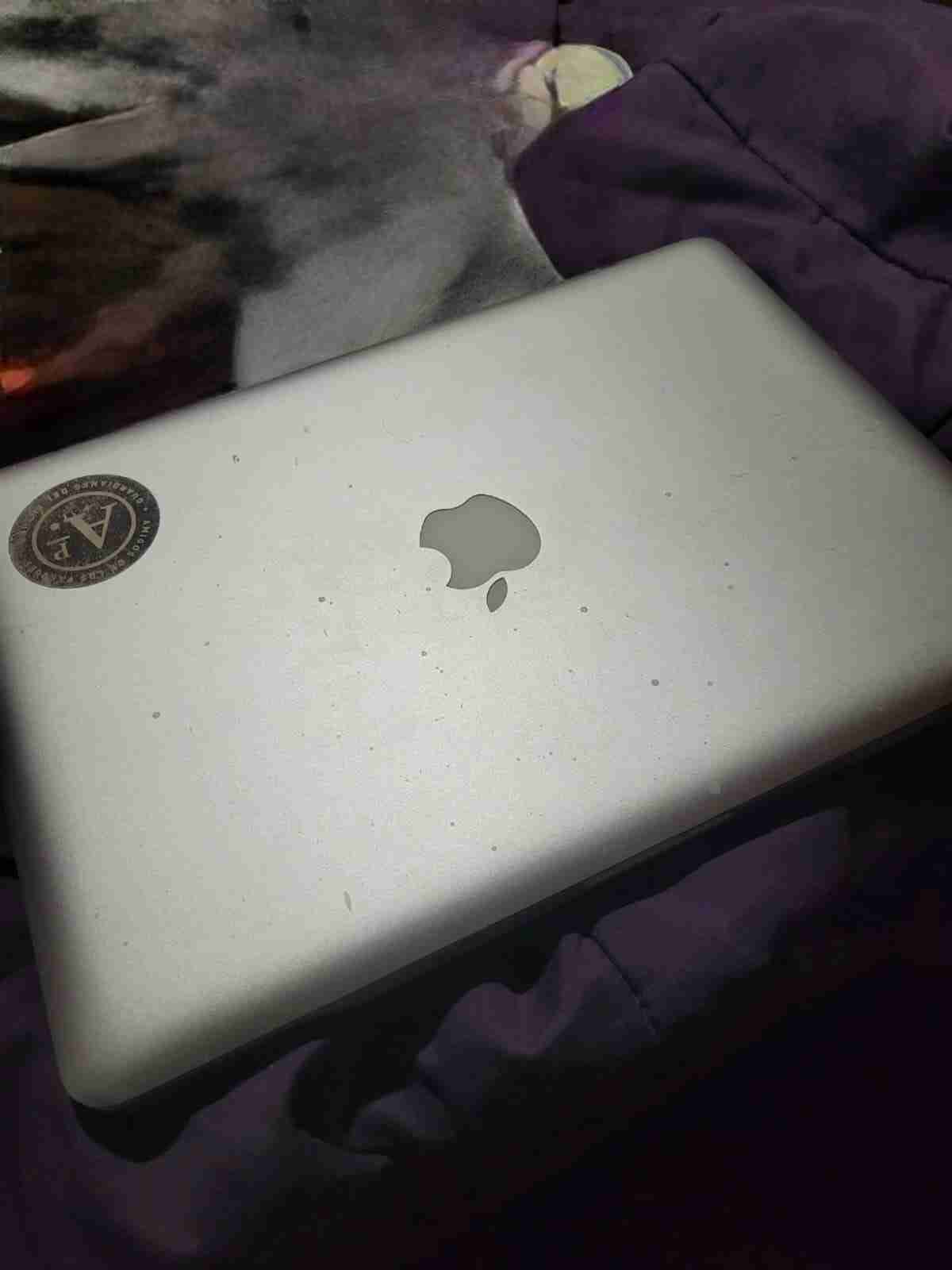 MacBook Pro usado en buen estado - miniatura 2