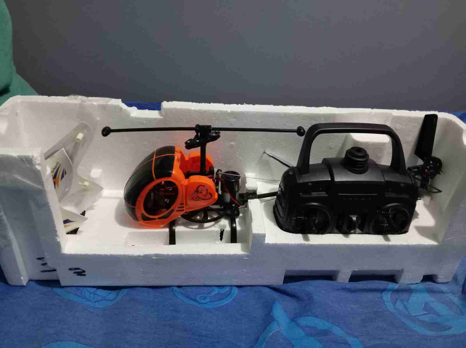 Helicóptero a control remoto con accesorios - miniatura 4