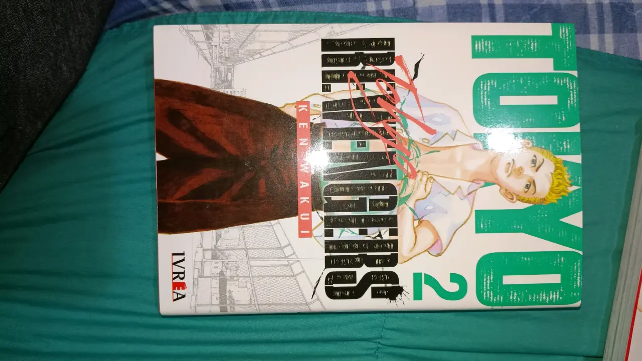 Mangas Tokyo Revengers Vol. 1 y 2 - miniatura 3