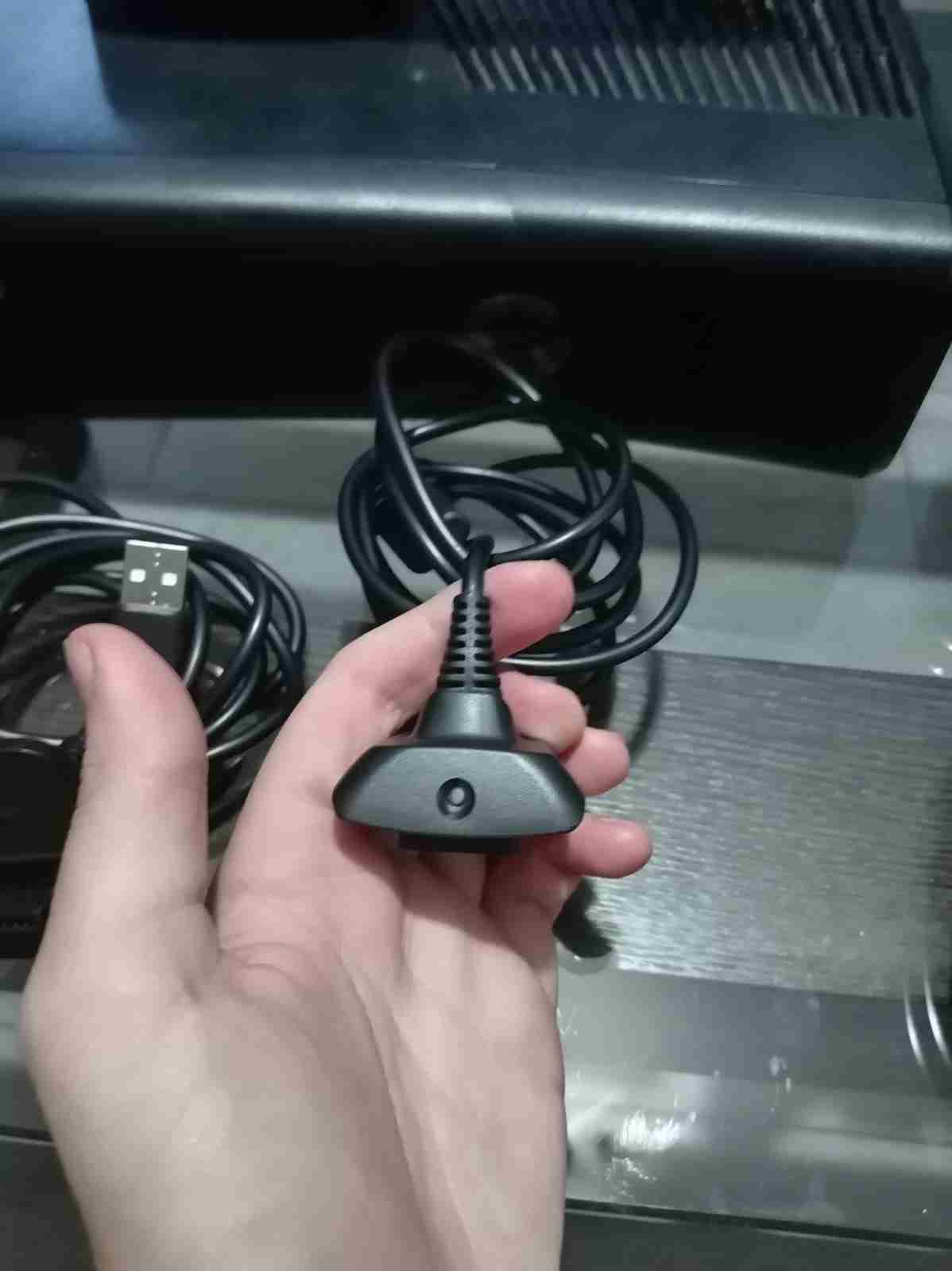 Consola Xbox 360 con mandos y juegos - miniatura 4