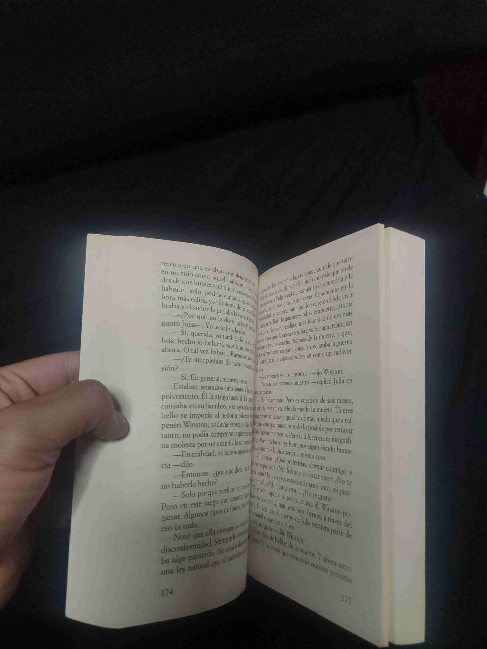 Libro '1984' de George Orwell - miniatura 2