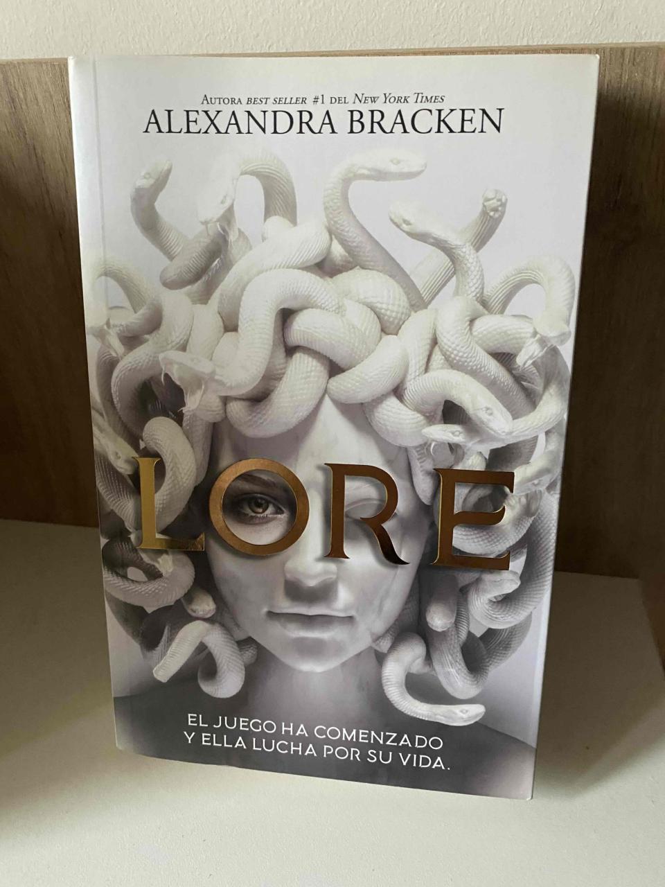 Libro 'Lore' de Alexandra Bracken - miniatura 1