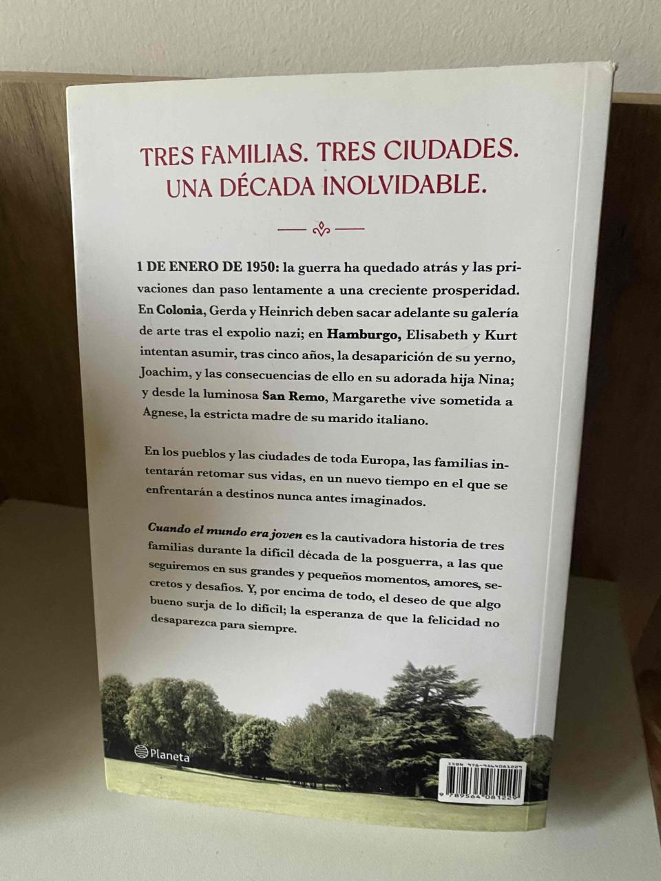 Libro Cuando el Mundo Era Joven - miniatura 2