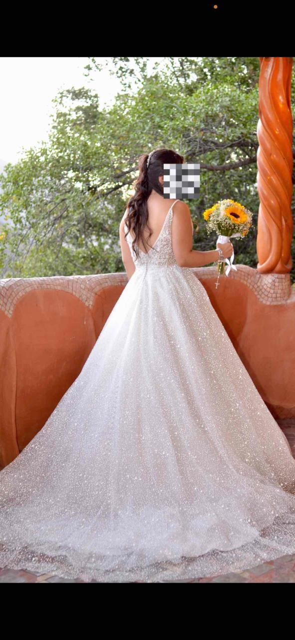 Vestido de novia brillante - miniatura 1