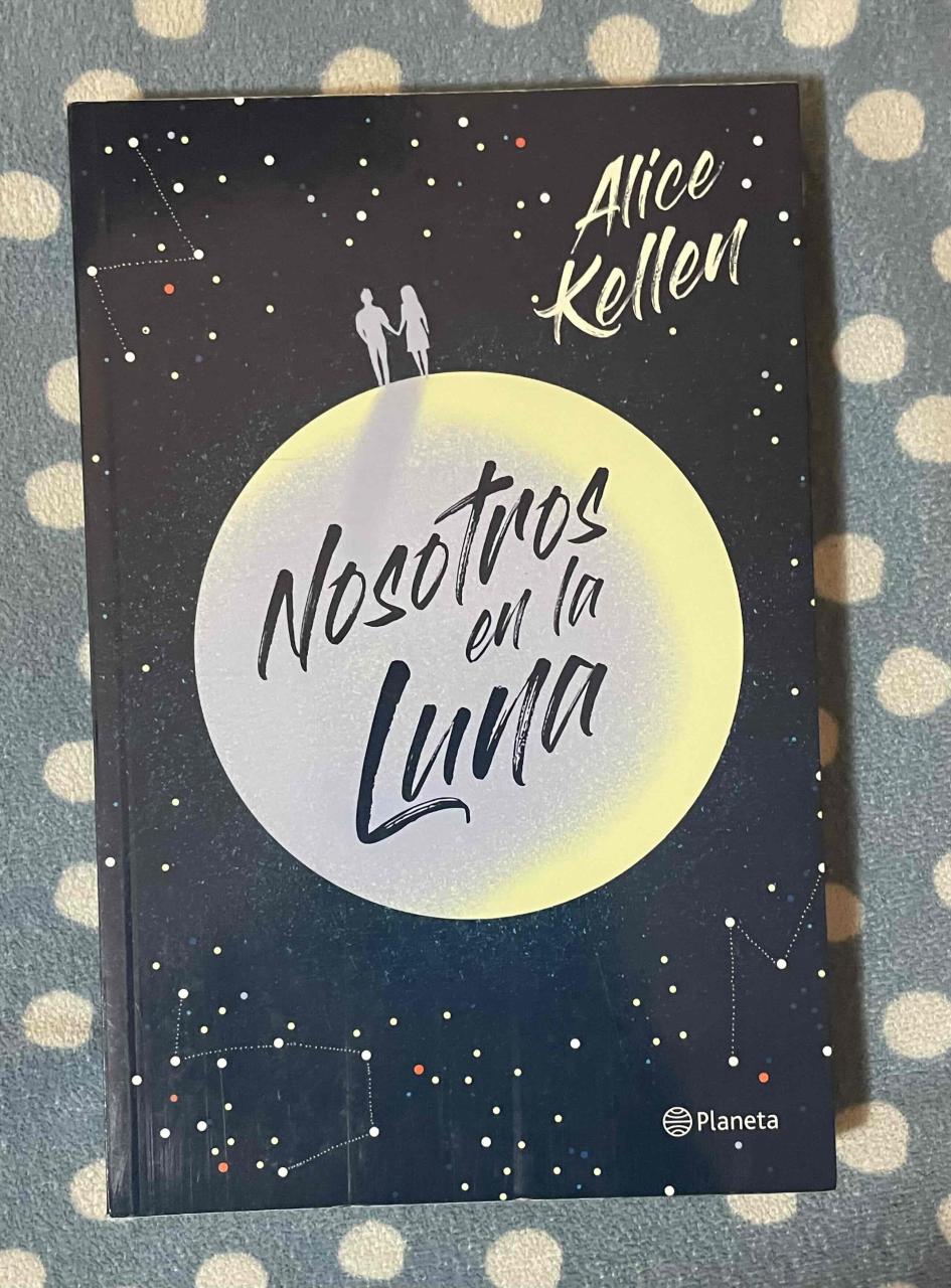 Libro 'Nosotros en la Luna'