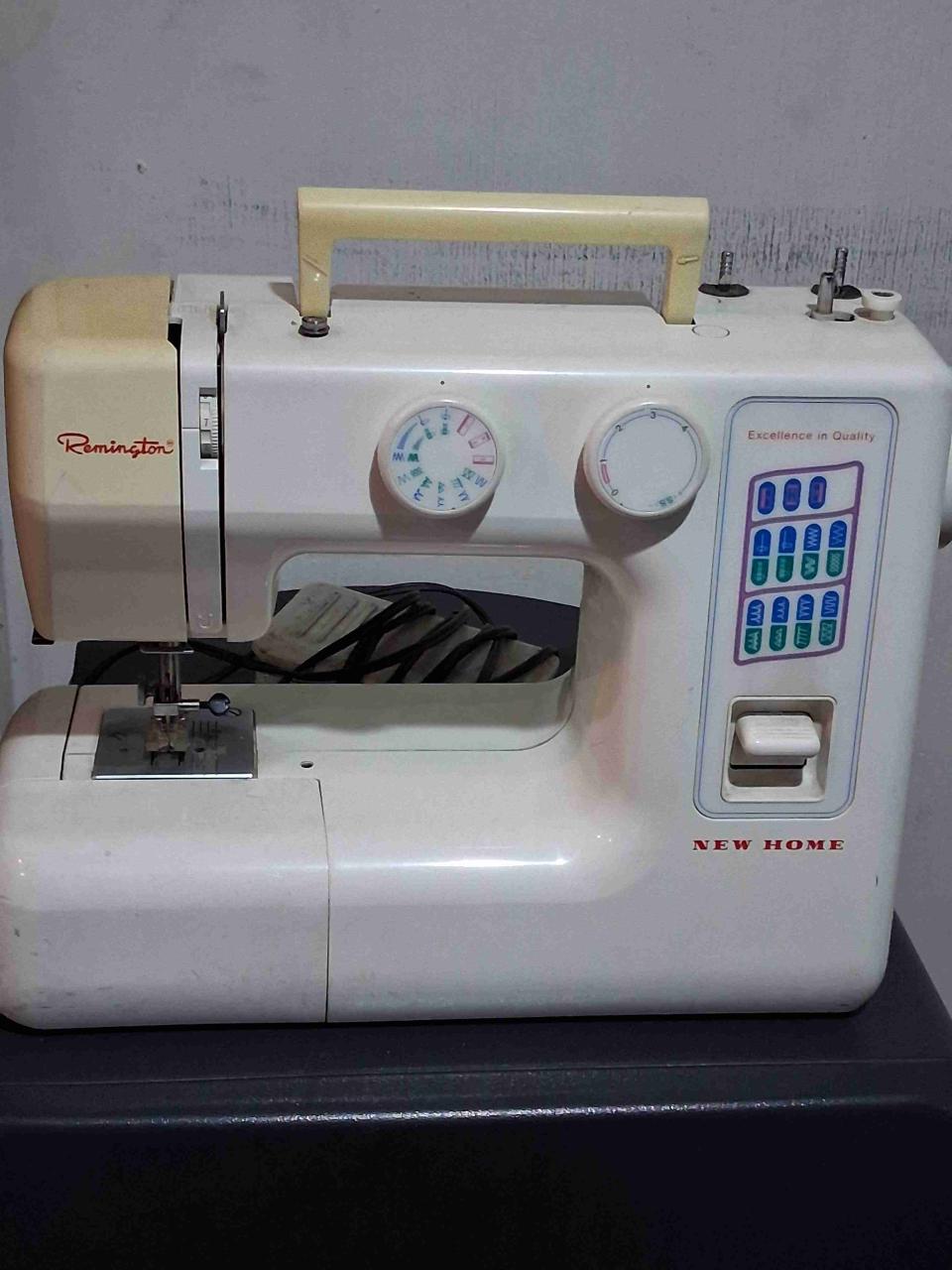 Máquina de coser Remington - miniatura 2