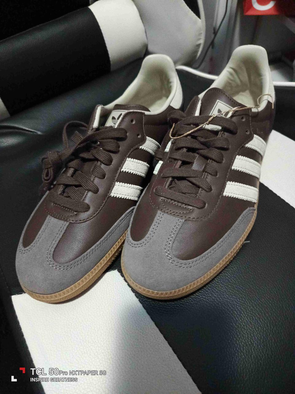 Zapatillas marrones clásicas - miniatura 1