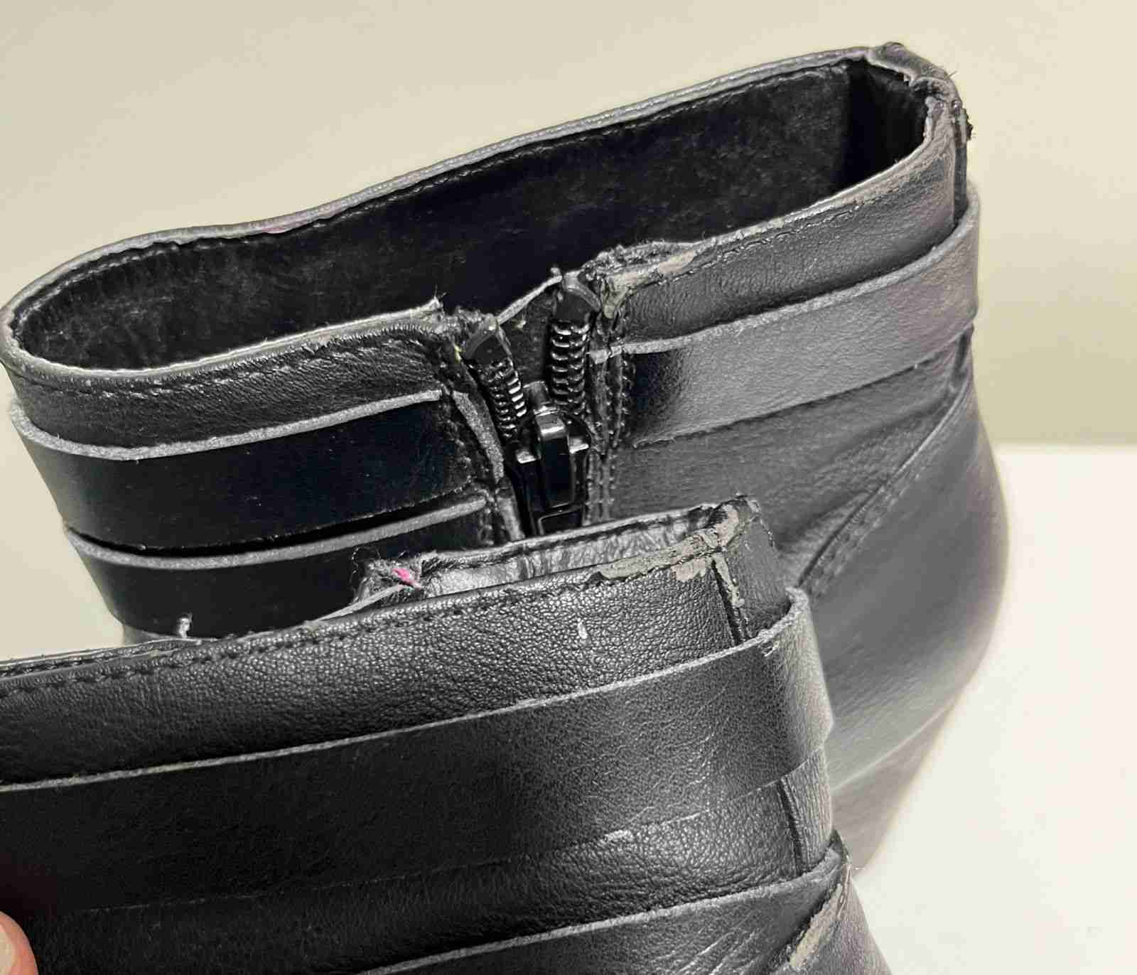 Botines negros con hebillas - miniatura 3