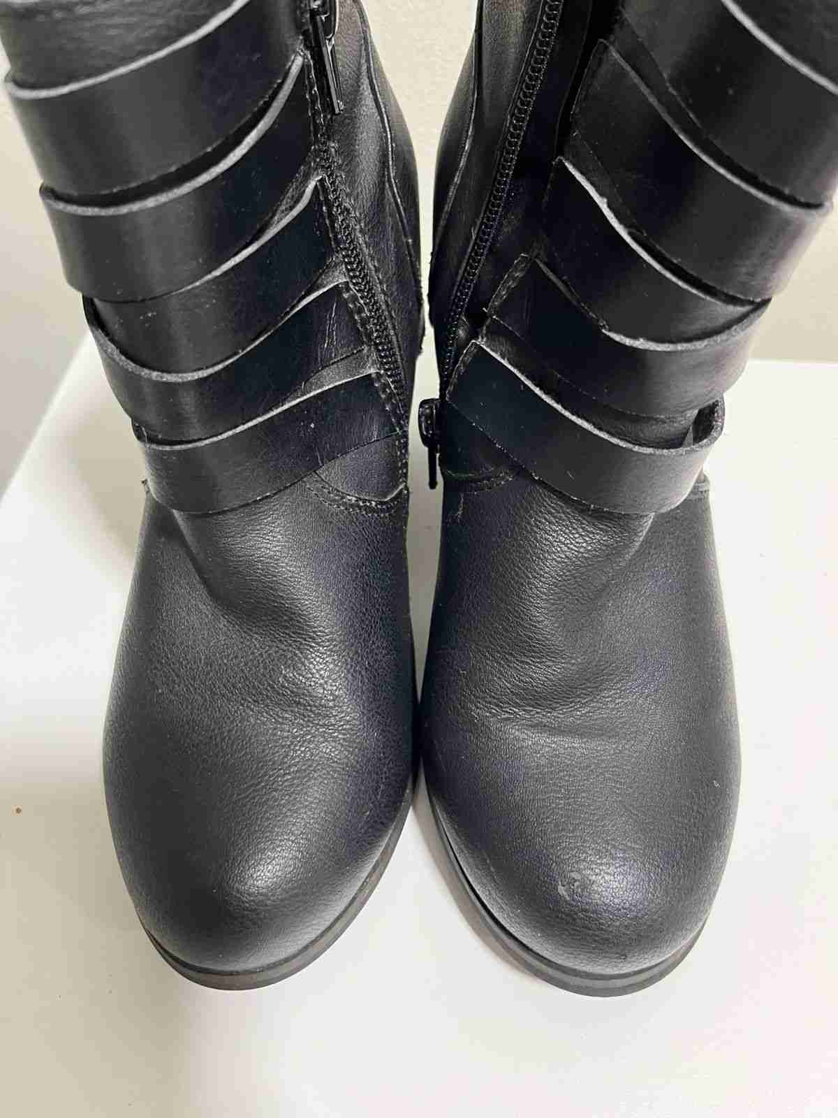 Botines negros con hebillas - miniatura 4