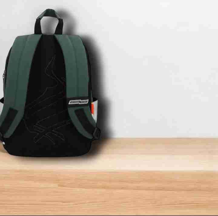 Mochila verde con emblema - miniatura 2