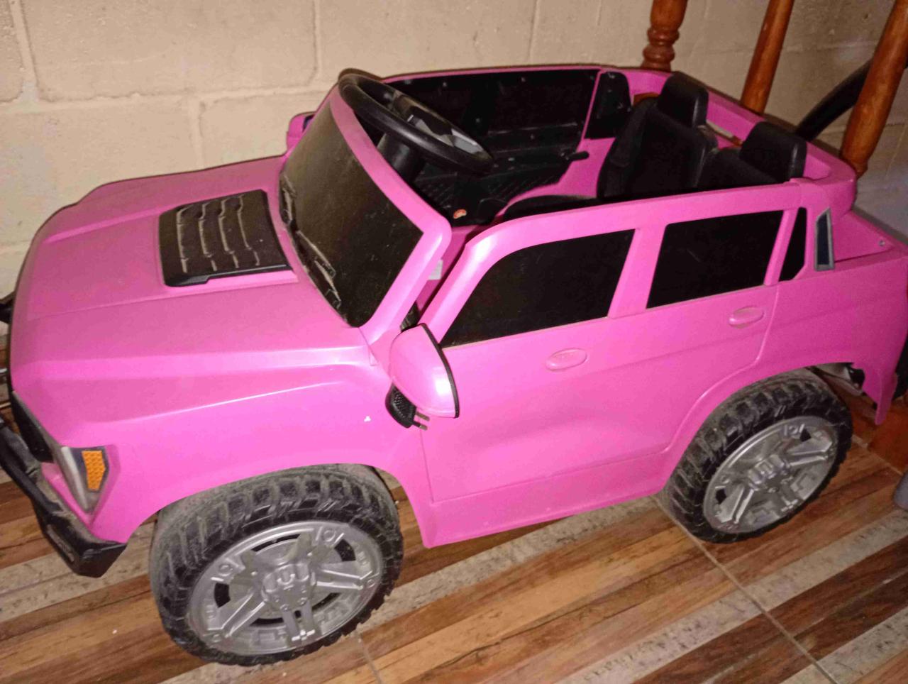 Auto eléctrico infantil rosa - miniatura 2
