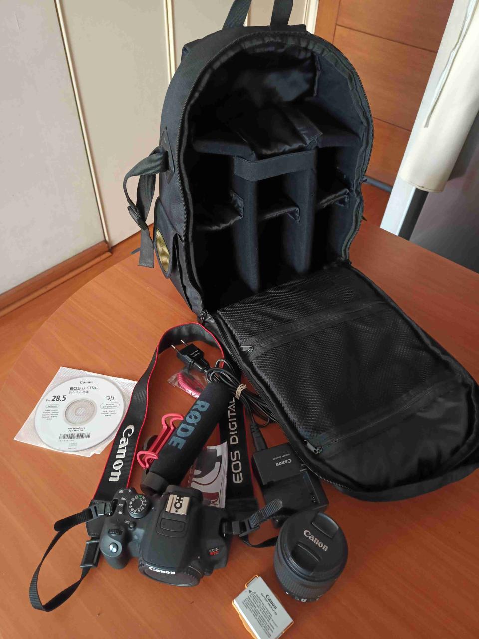 Cámara Canon EOS T5i con accesorios y mochila - miniatura 3