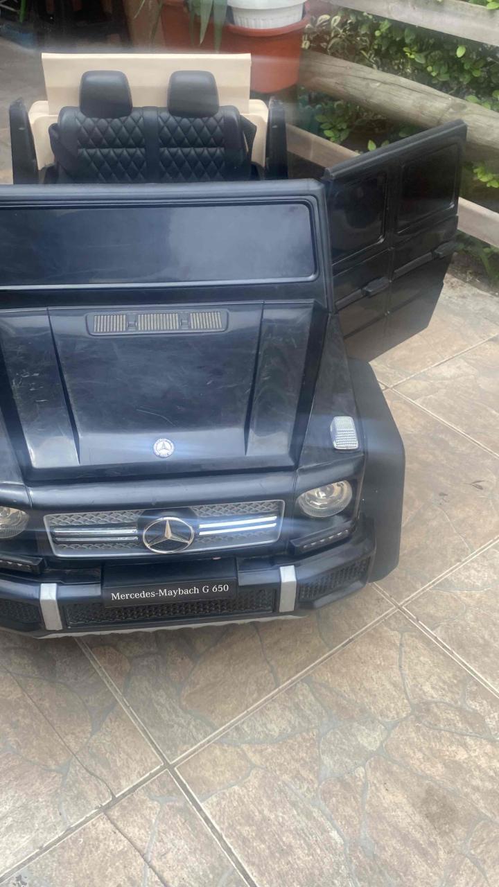 Auto eléctrico infantil negro - miniatura 3