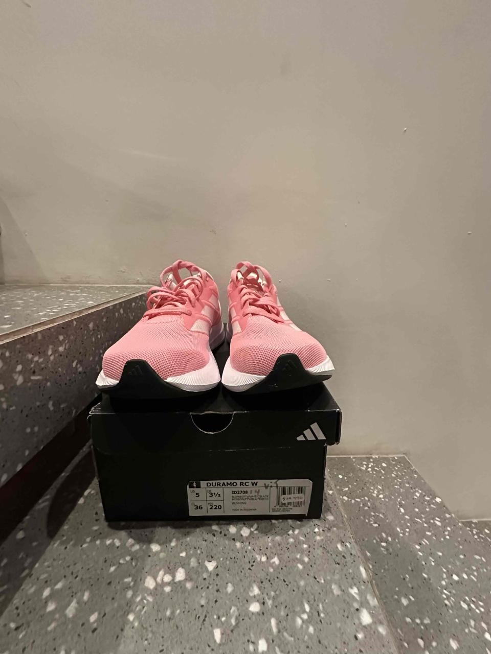 Zapatillas deportivas rosadas - miniatura 2