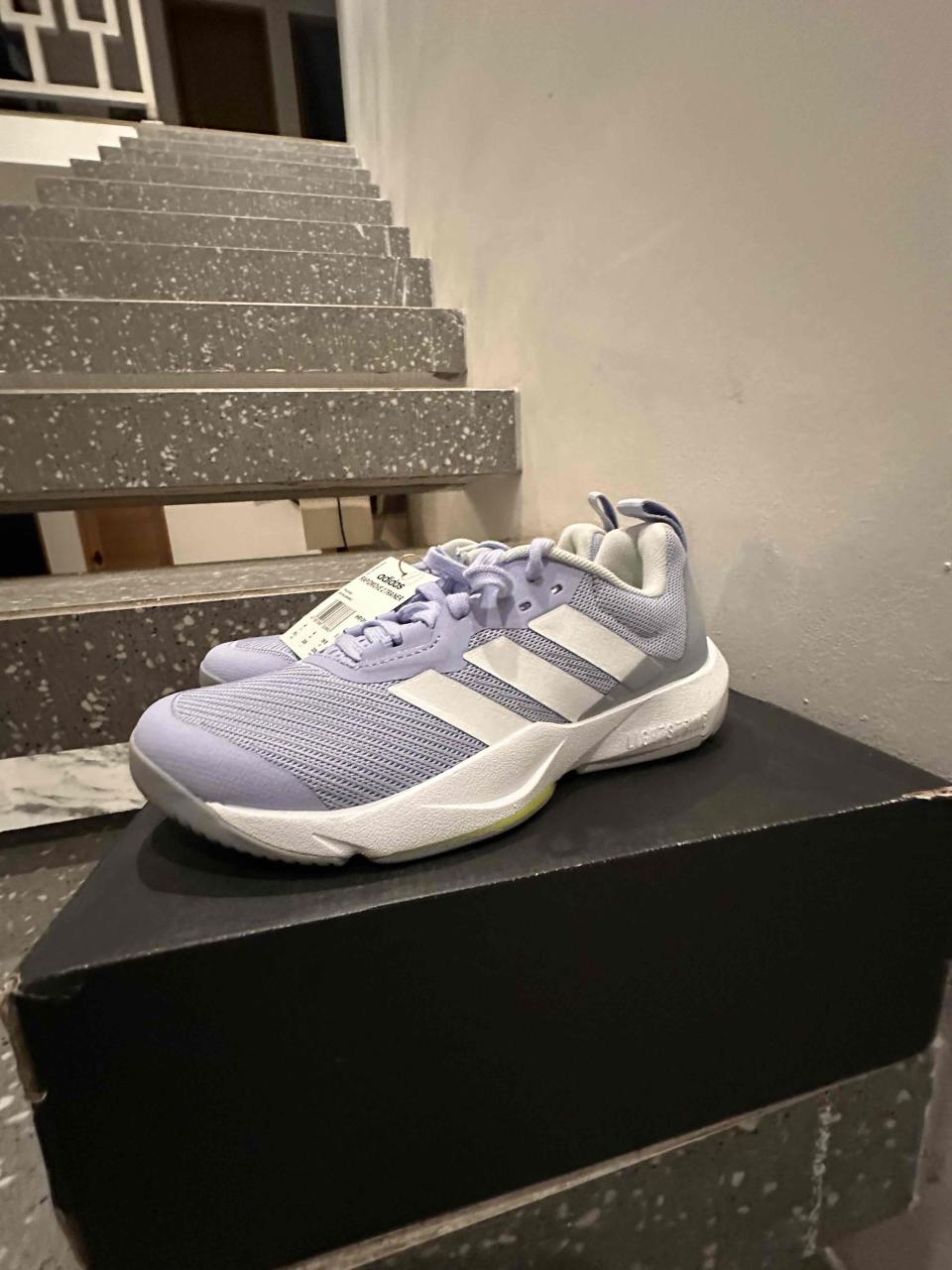 Zapatillas deportivas lilas