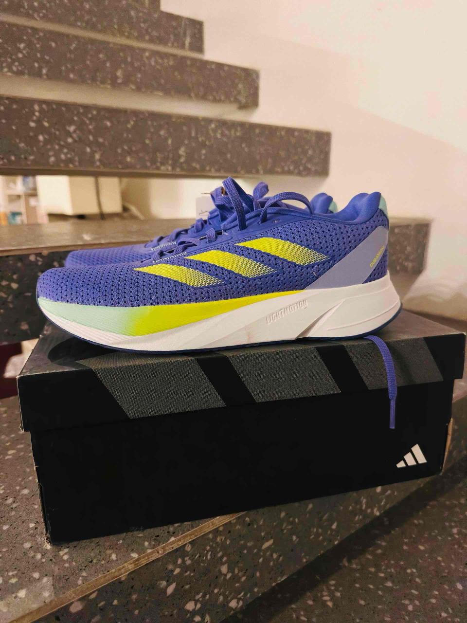 Zapatillas deportivas azules y amarillas unisex