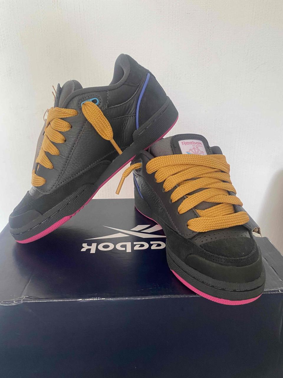 Zapatillas Reebok con cordones amarillos - miniatura 5