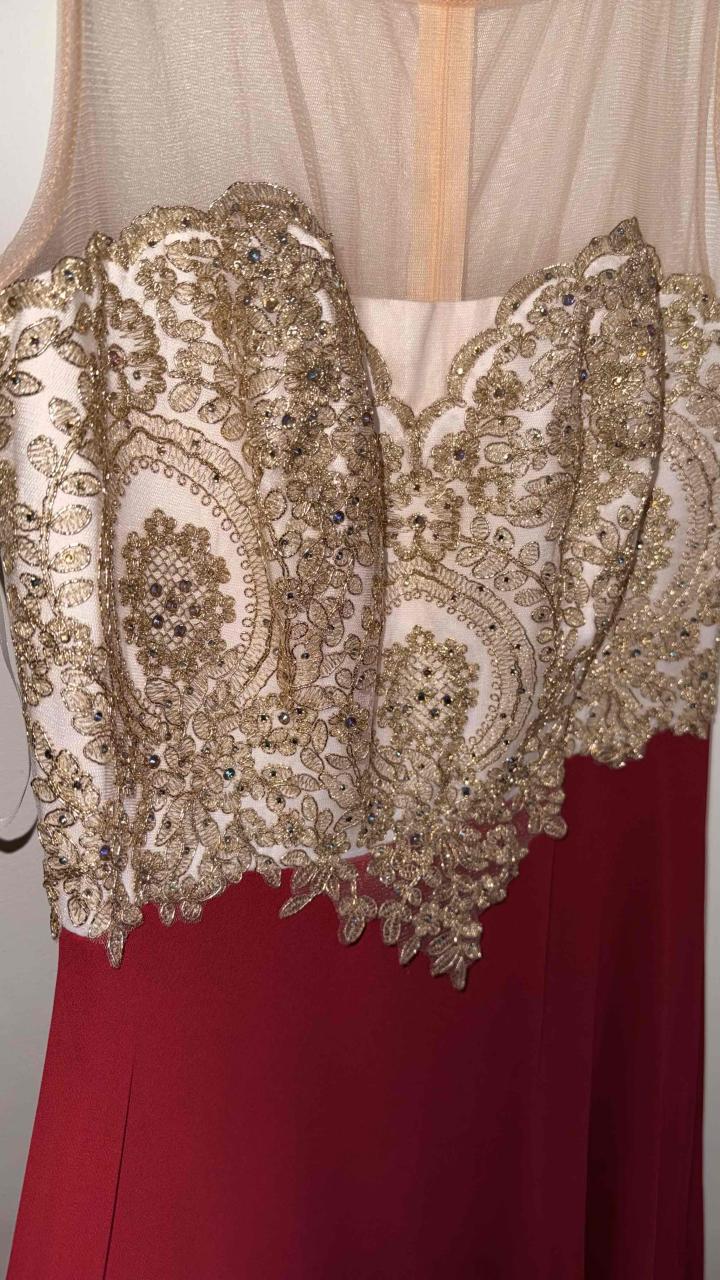 Vestido burdeo claro con encaje dorado - miniatura 4