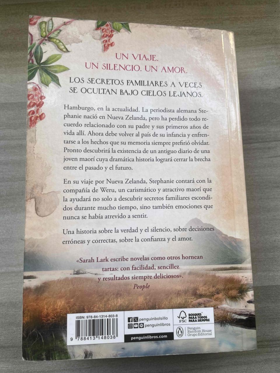 Libro 'Bajo cielos lejanos' - miniatura 2