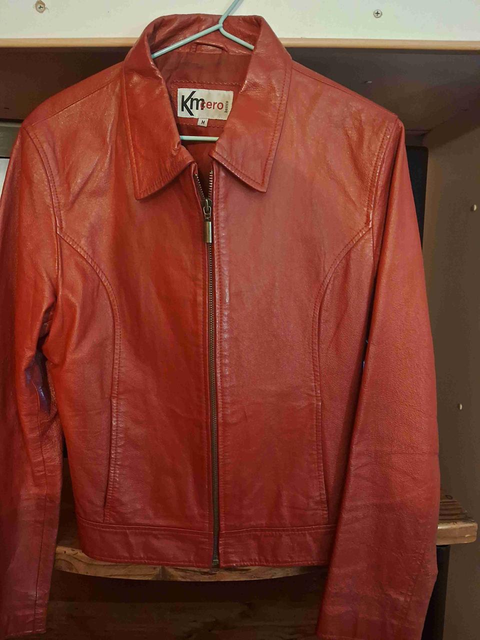 Chaqueta de cuero roja - miniatura 2