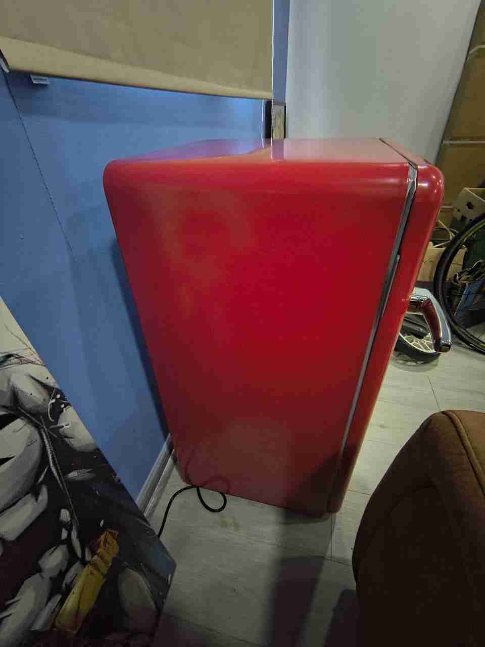 Mini refrigerador rojo Midea - miniatura 2