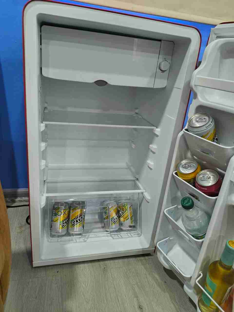 Mini refrigerador rojo Midea - miniatura 5