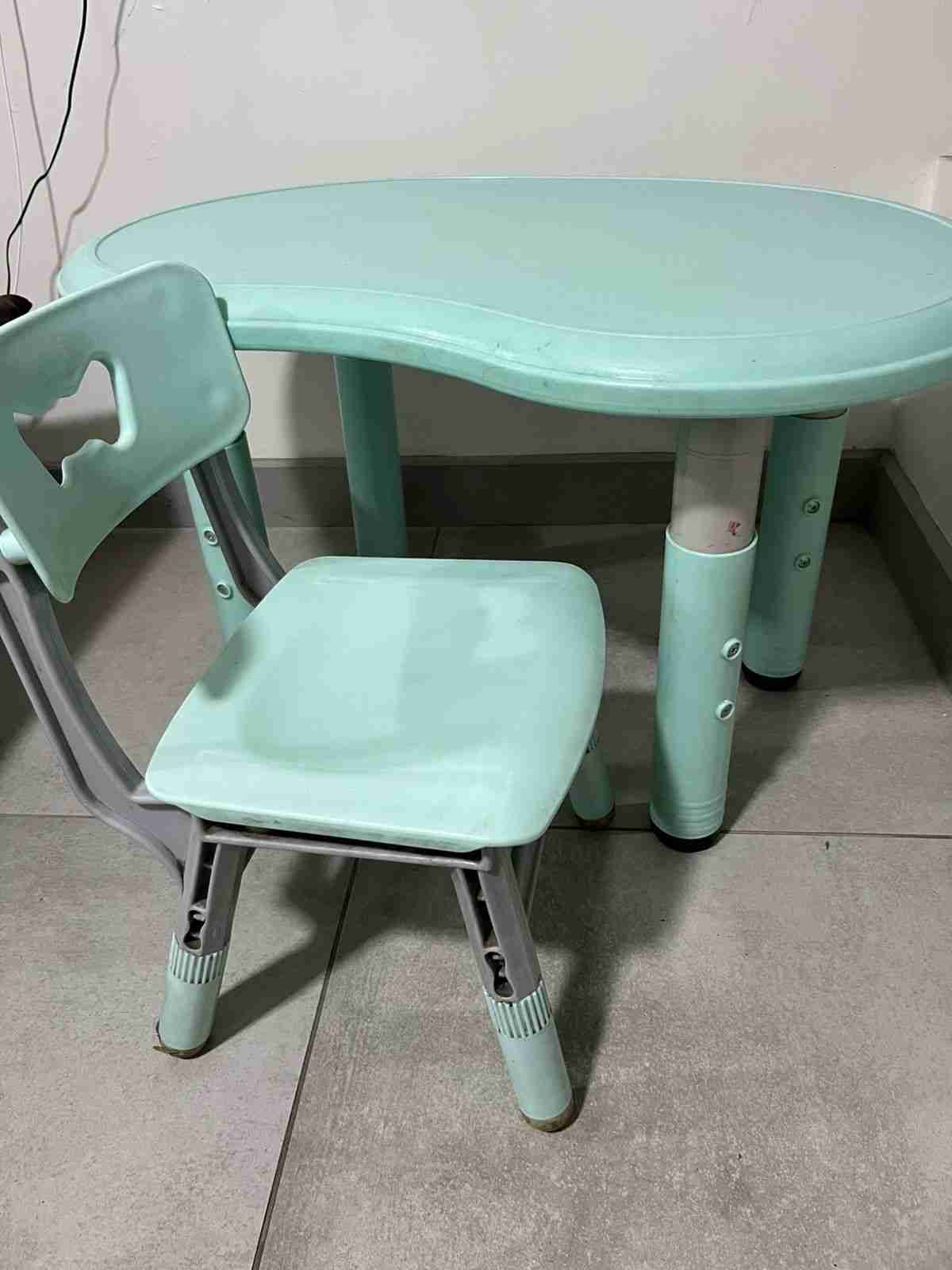 Mesa y silla infantil verde menta bebeglo - miniatura 1