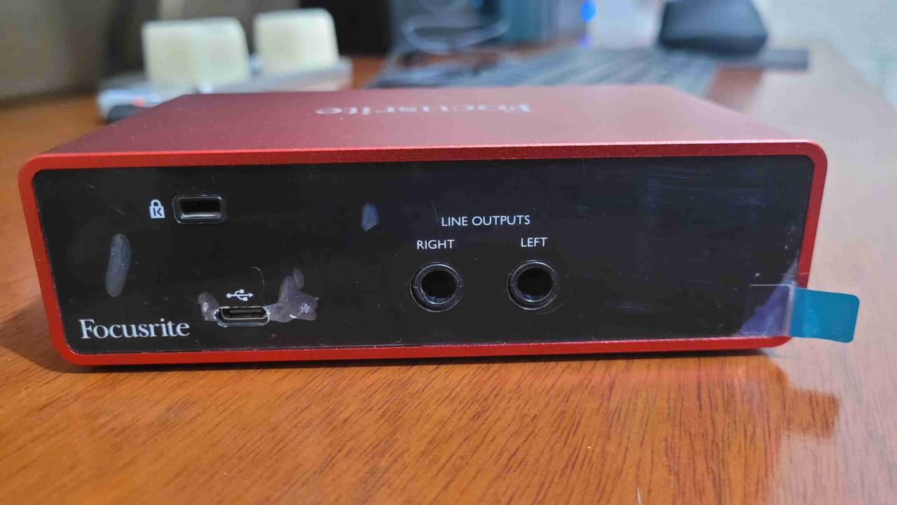 Interfaz de audio Focusrite Scarlett Solo 3ra Gen - miniatura 3