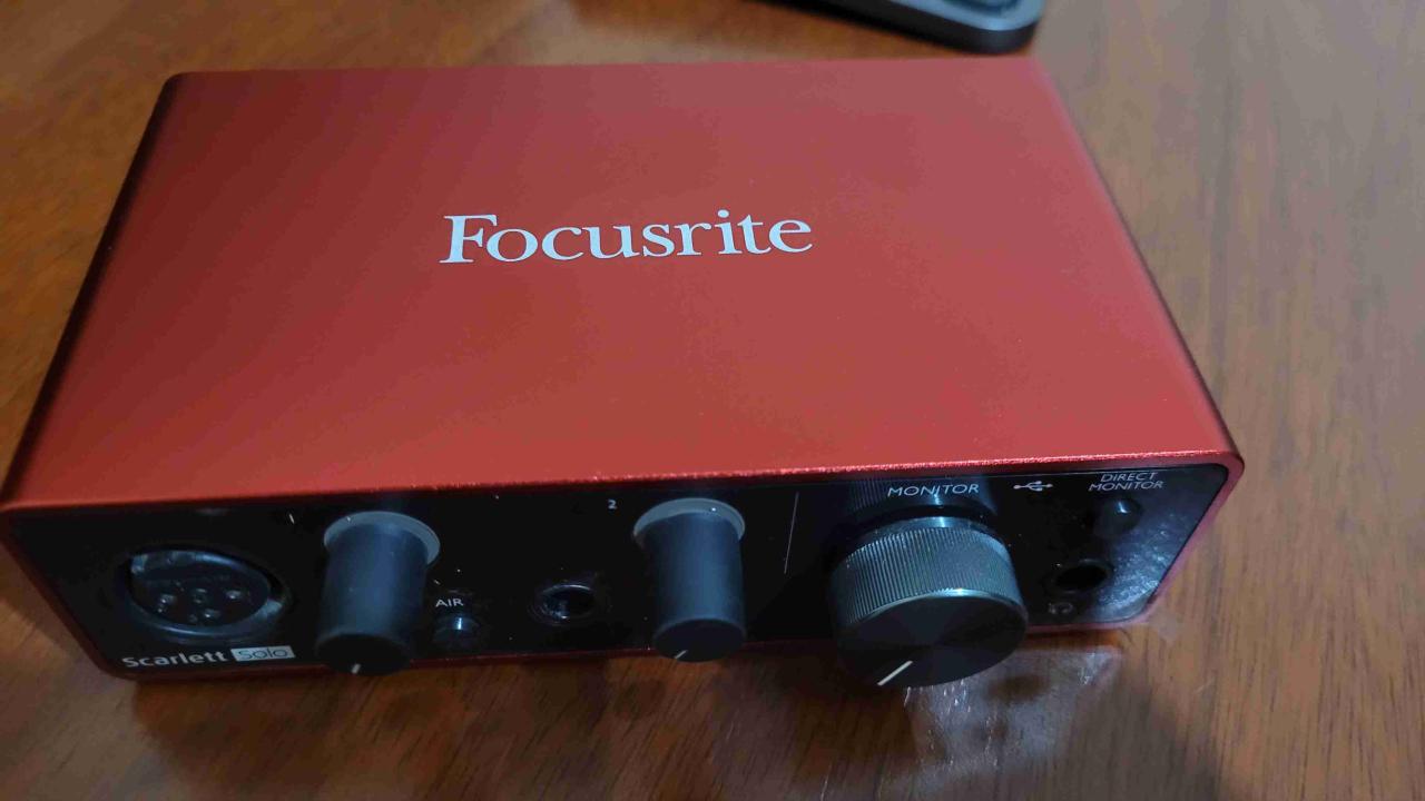 Interfaz de audio Focusrite Scarlett Solo 3ra Gen - miniatura 4