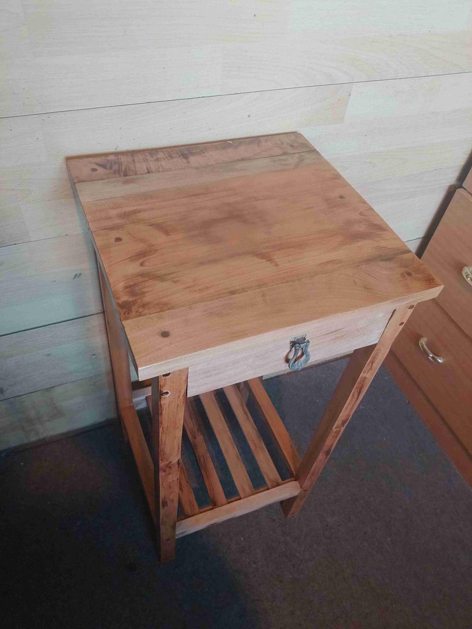 Mesa de madera rústica - miniatura 2