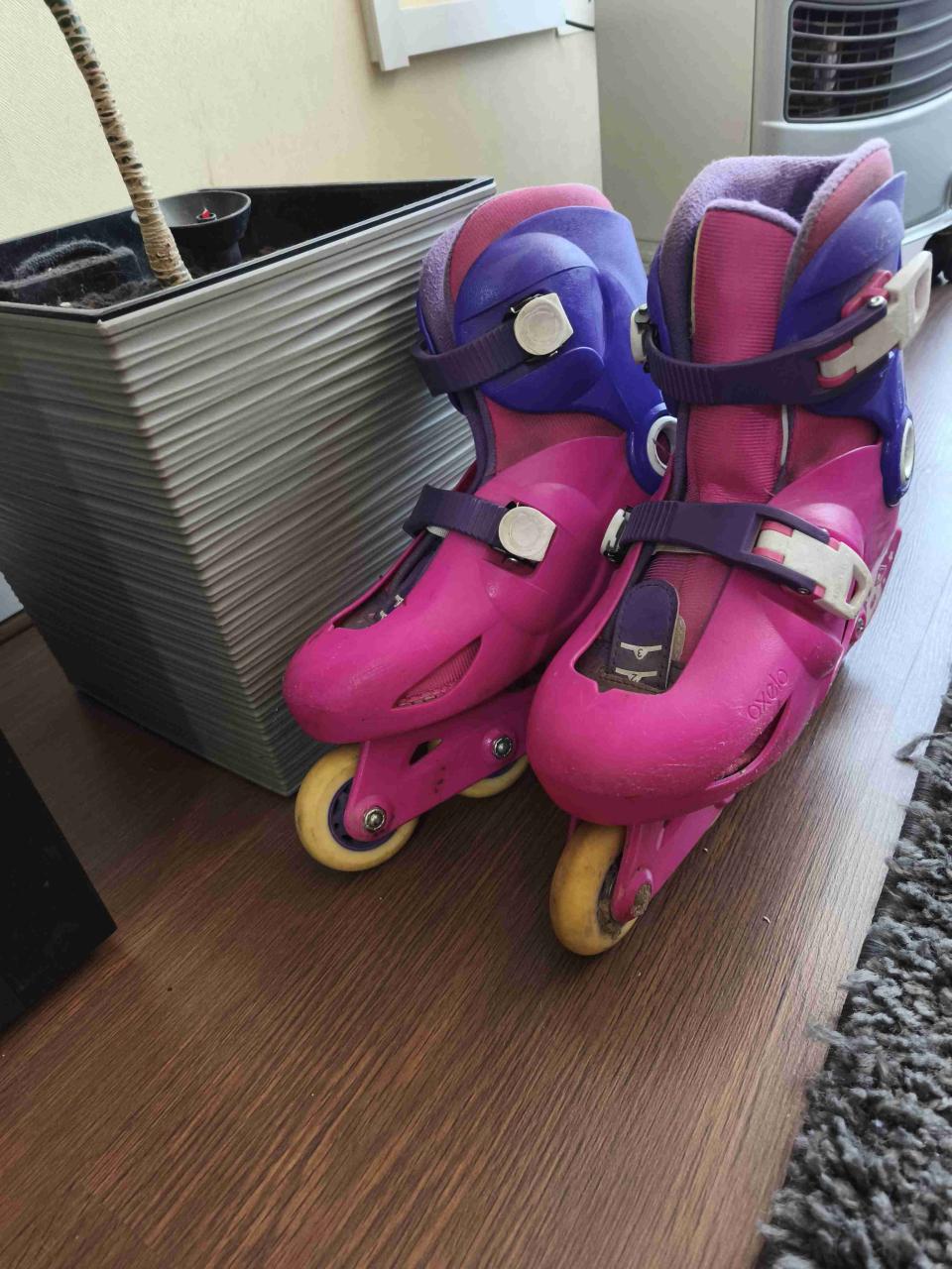 Patines rosados con cierres ajustables - miniatura 1