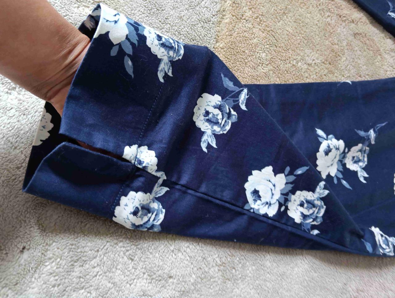 Pantalones florales azul marino - miniatura 2