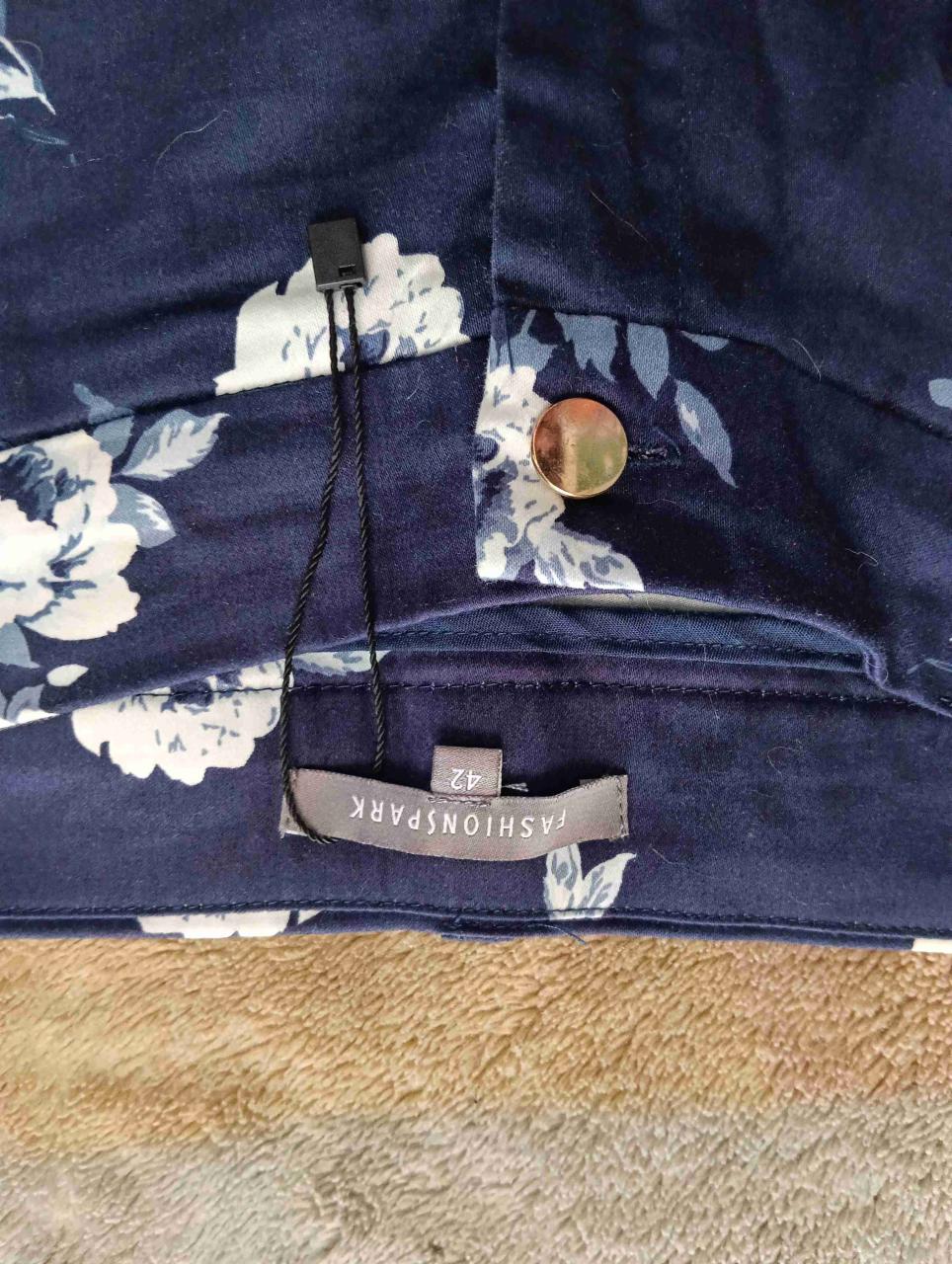 Pantalones florales azul marino - miniatura 3