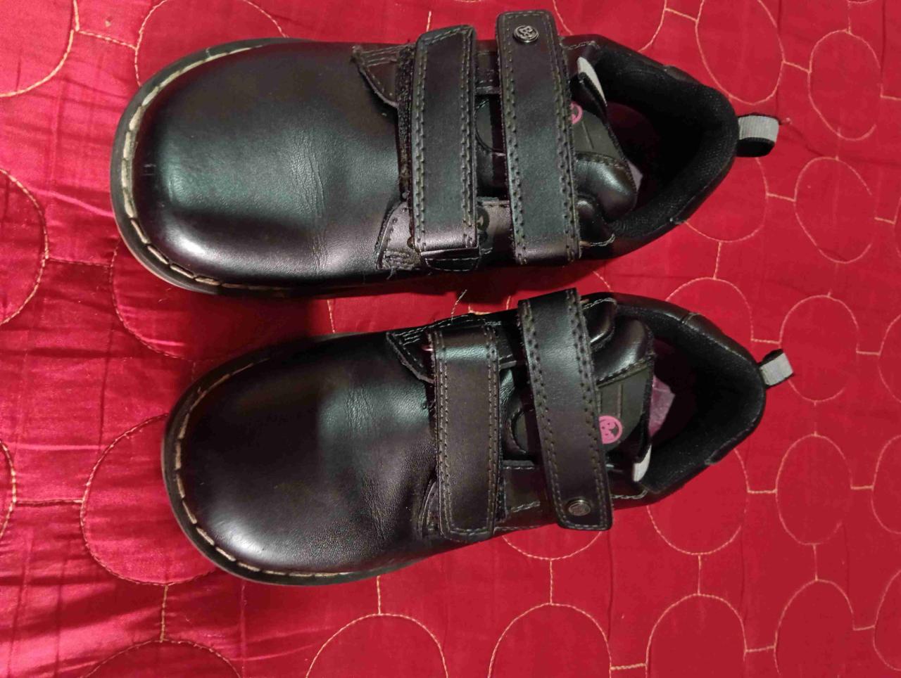 Zapatos escolares negros con velcro - miniatura 2
