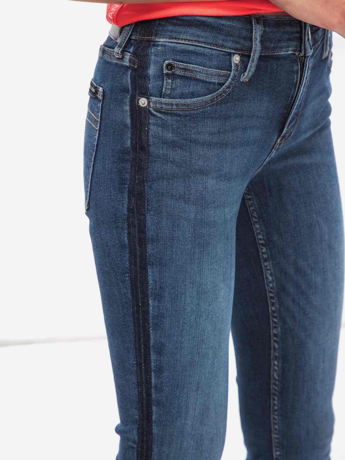 Jeans Calvin Klein franja oscura - miniatura 3
