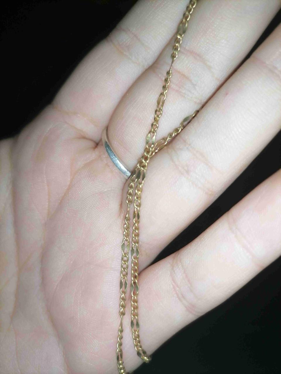 Cadena dorada elegante - miniatura 1