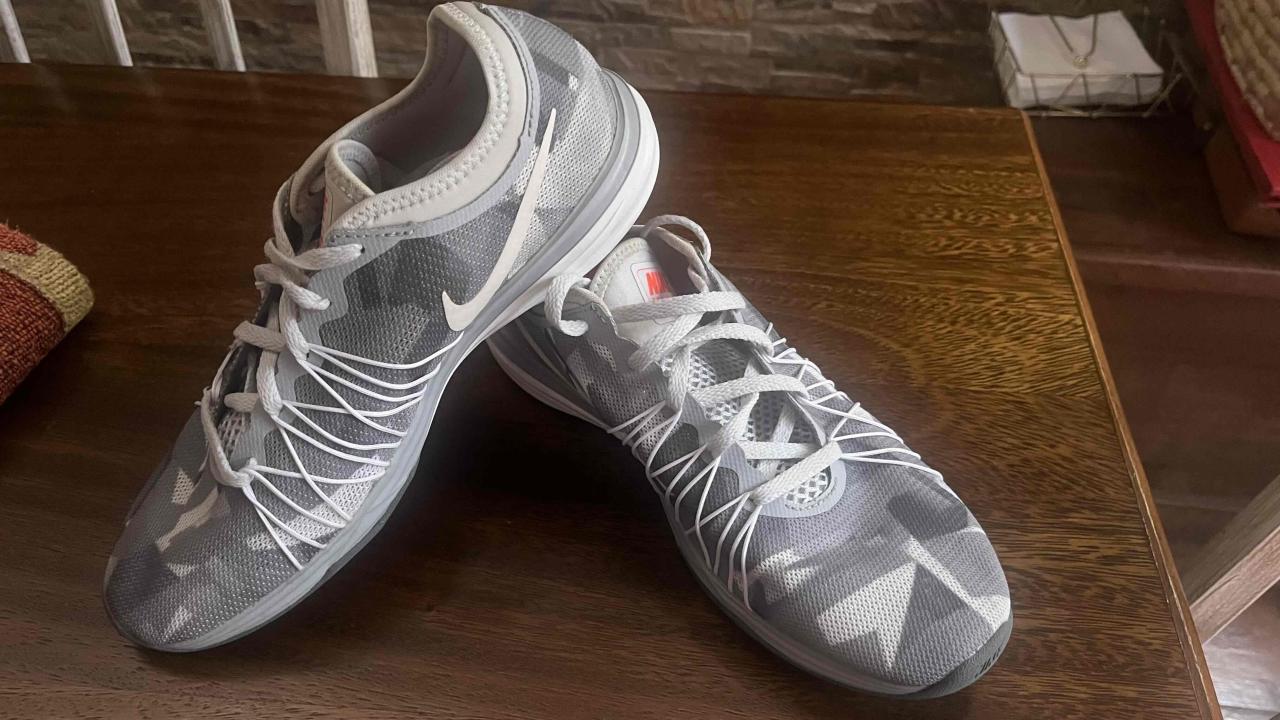 Zapatillas deportivas grises Nike - miniatura 1