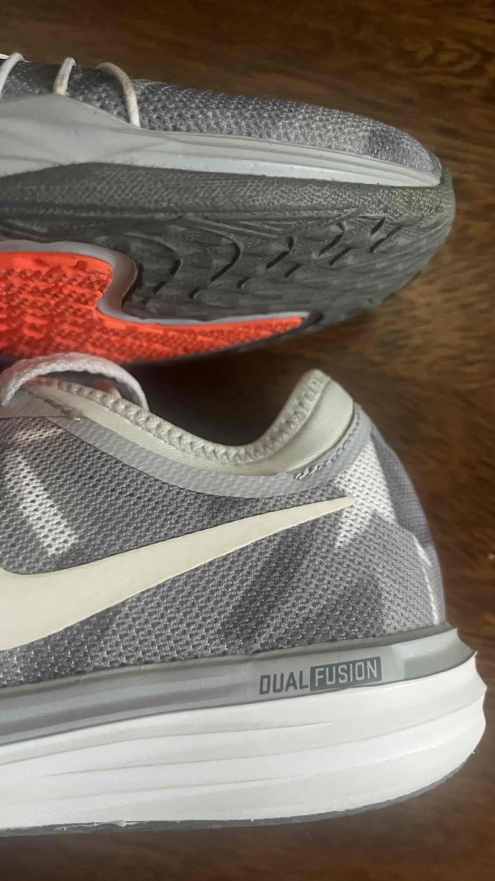 Zapatillas deportivas grises Nike - miniatura 3