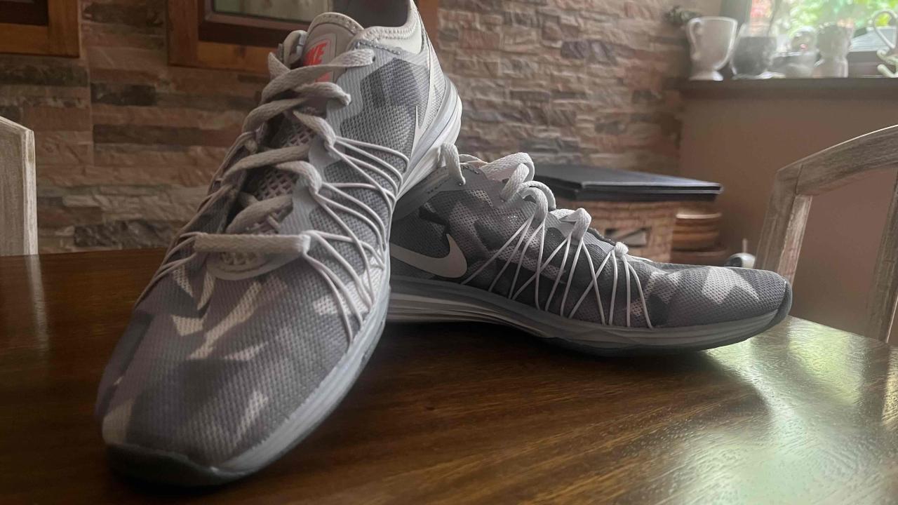 Zapatillas deportivas grises Nike - miniatura 4