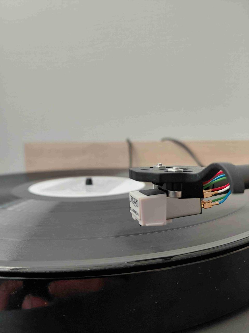 Toca discos + parlantes hi-fi + pre amplificador - miniatura 2