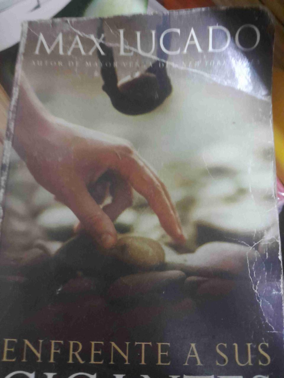 Libro 'Enfrente a sus Gigants'