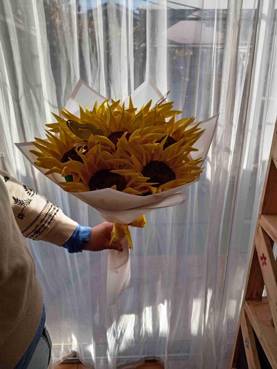 Ramo de girasoles artificiales - miniatura 1