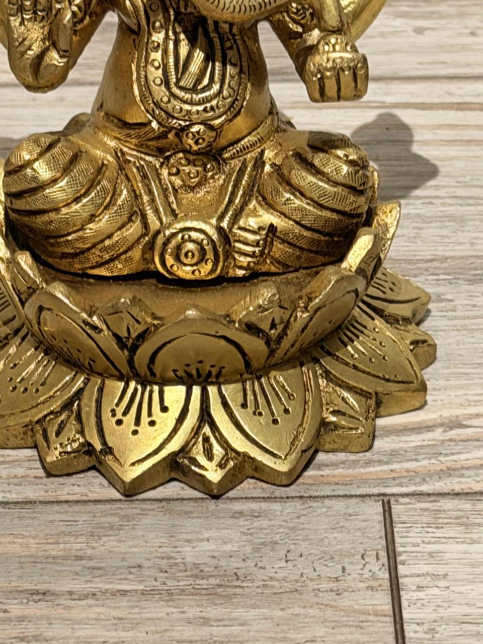 Estatua Ganesha latón dorado sobre flor de loto – - miniatura 3