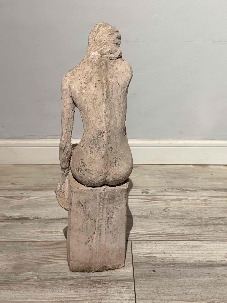 Escultura figura femenina sedente – yeso/terracota - miniatura 4