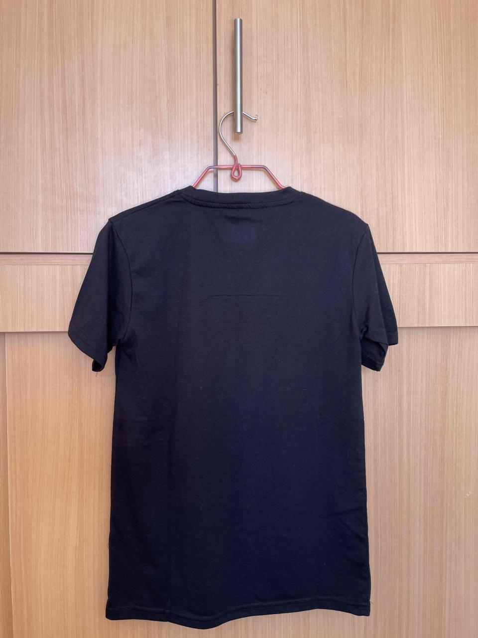 Polera negra - miniatura 2