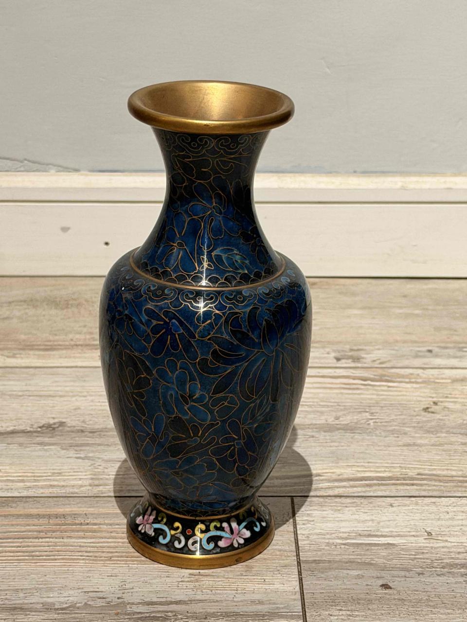 Jarrón Cloisonné chino – esmalte azul cobalto con - miniatura 1