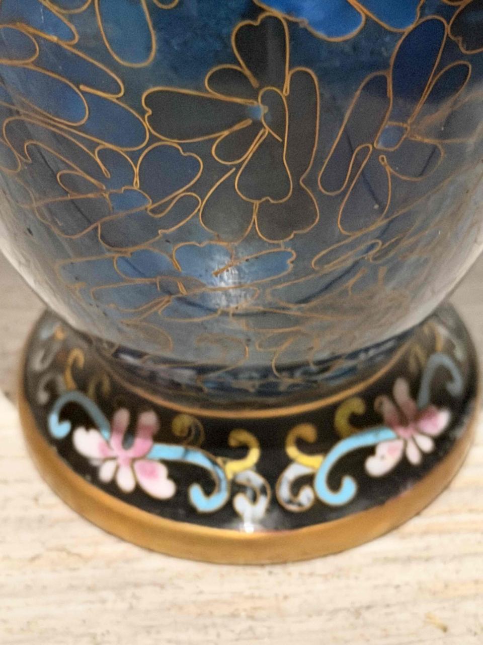 Jarrón Cloisonné chino – esmalte azul cobalto con - miniatura 6