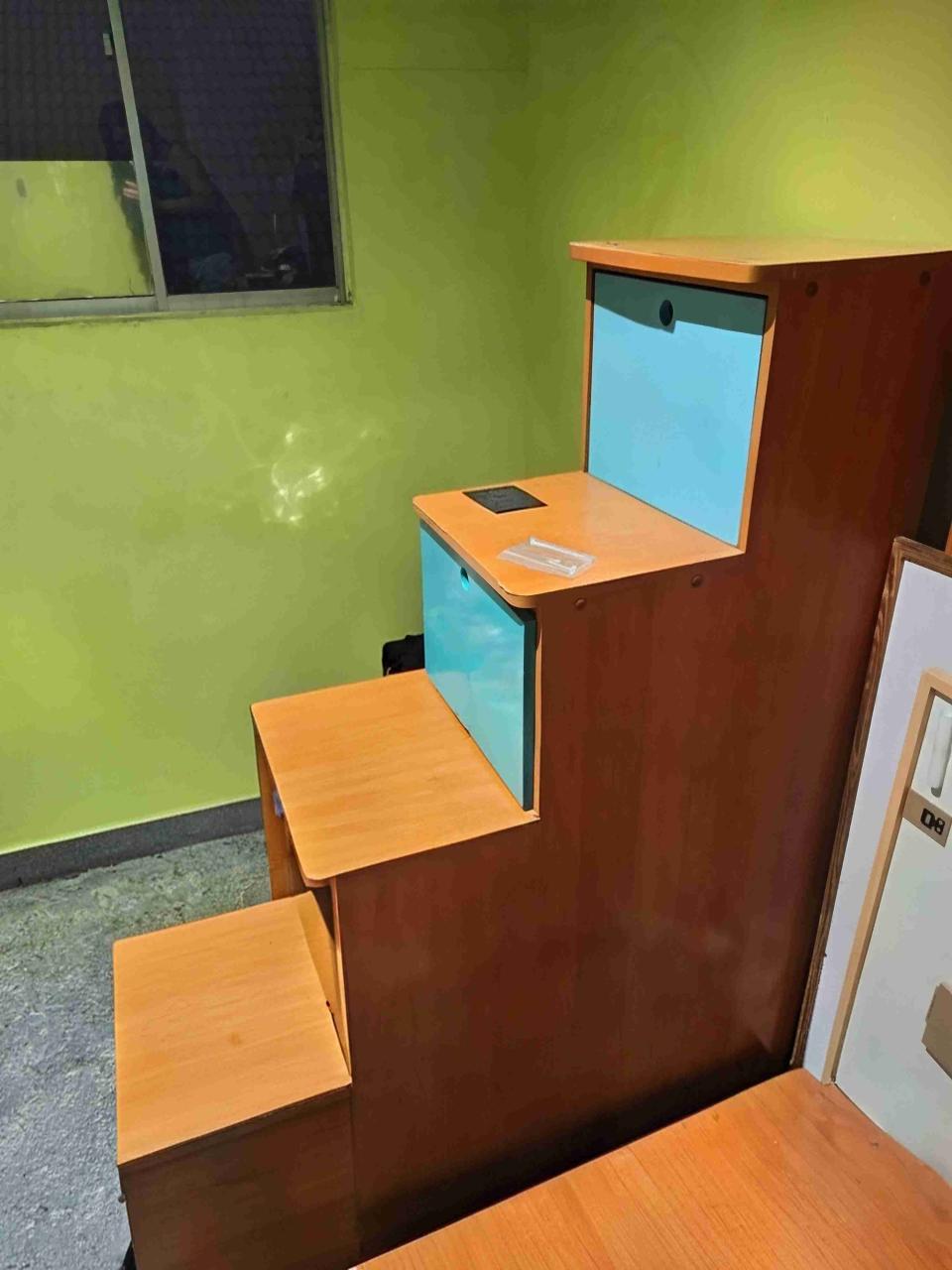 Cama alta con escritorio infantil - miniatura 3