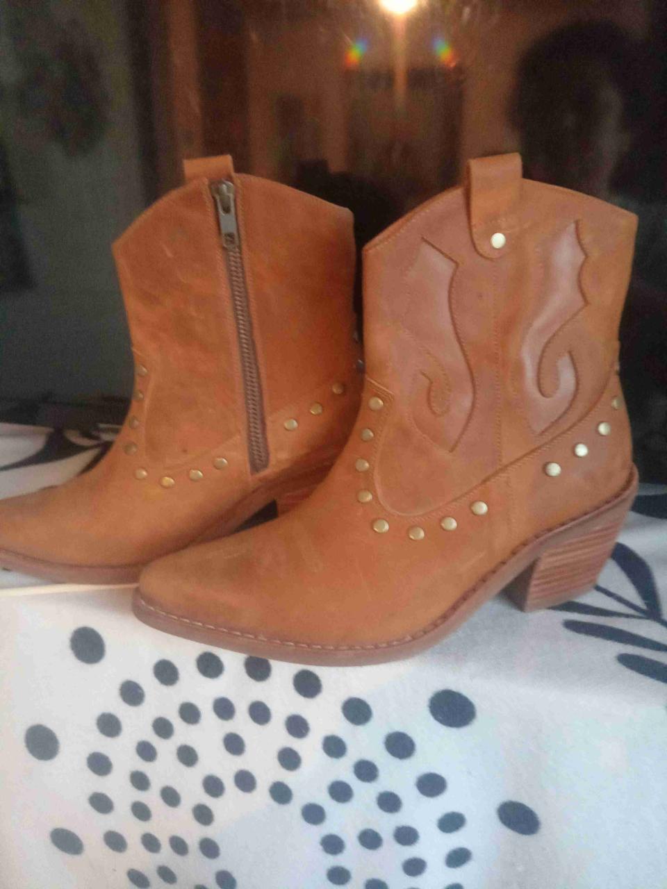 Botines vaqueros marrones