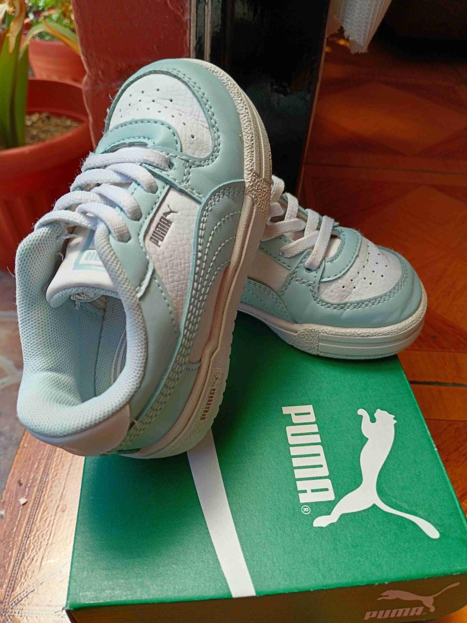 Zapatillas infantiles Puma blancas - miniatura 2